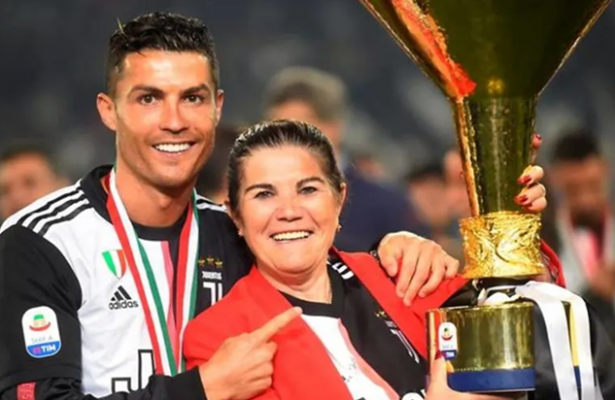 Ronaldo's mum eyeing Sporting return for Juve star