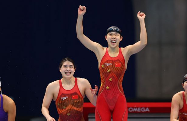 China pulls ahead on gold medals as American Kendricks out for COVID-19