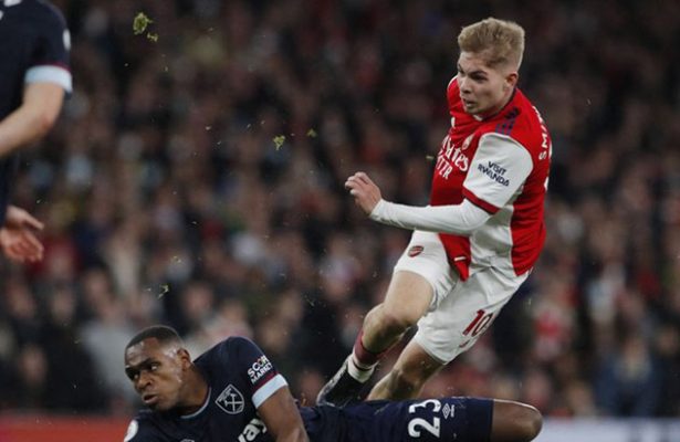 Arsenal knock West Ham out of top four with derby win