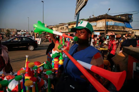 FIFA bans vuvuzelas